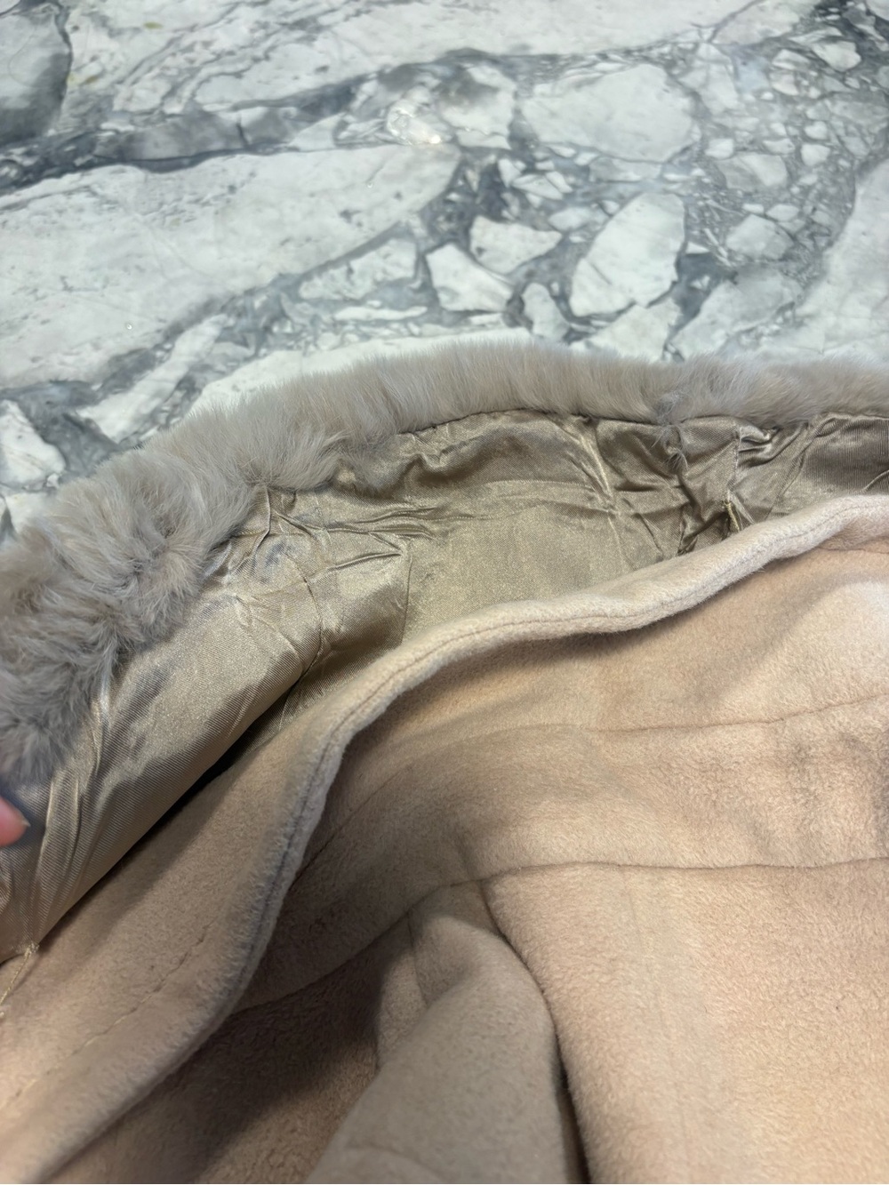 MaxMara Womens Cream Long Fur Collar Coat - Picture 10 of 12